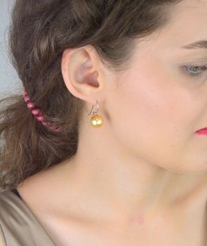 Kolczyki damskie srebrne 925 Swarovski KW 5818GO, zdobione złotą perłą. Długość 2,5 cm, szerokość 1,3 cm, zapięcie bigiel otwarty, waga 5,73 g. Eleganckie i trwałe (3).JPG